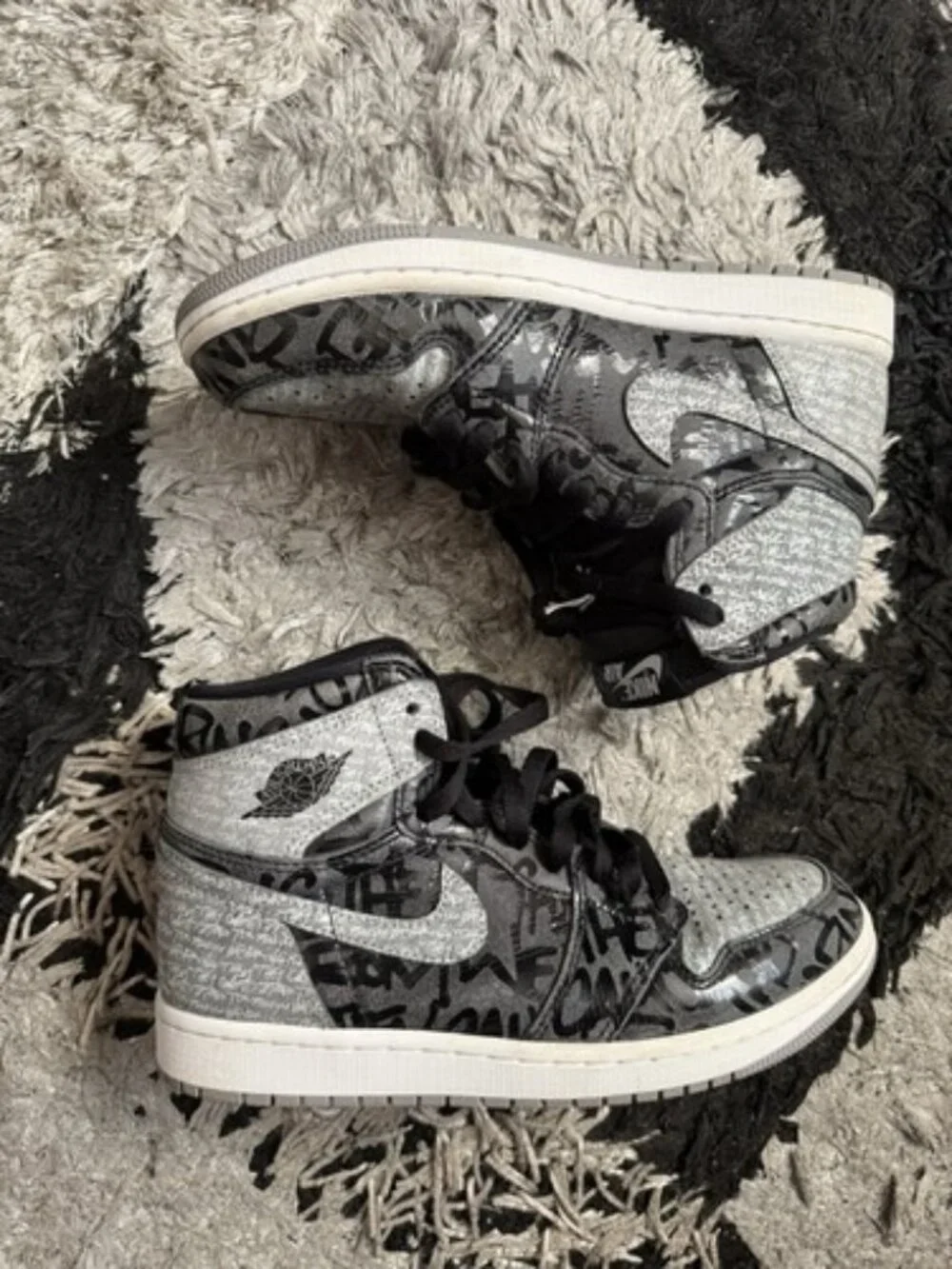 Jordan 1 High OG Rebellionaire 555088-036 Sz 6.5